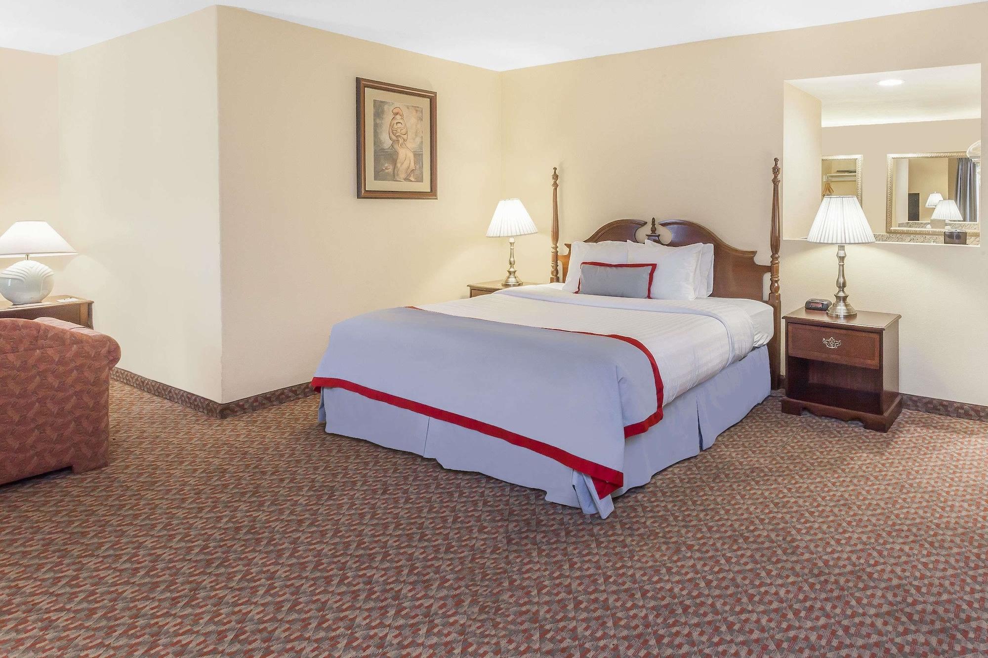 Hotel Ramada Plaza By Wyndham Garden Grove/Anaheim South Exterior foto
